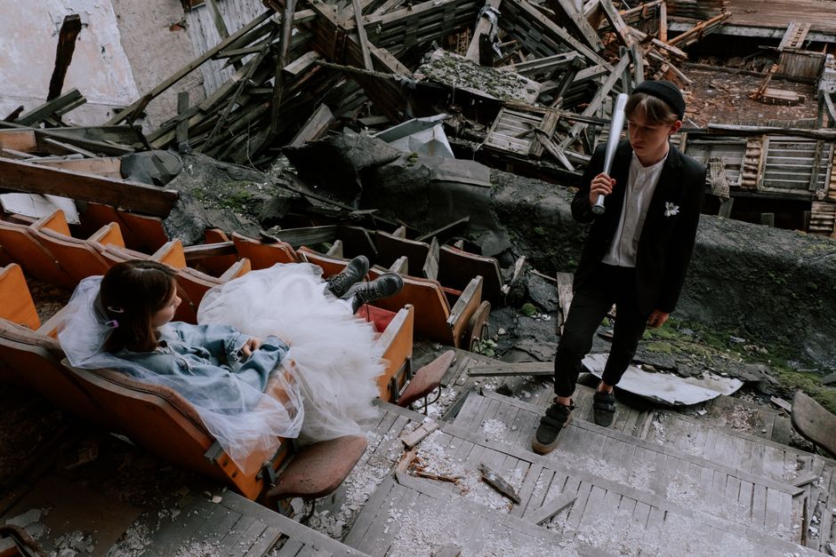 Cinematic wedding couple in a beautiful landscape